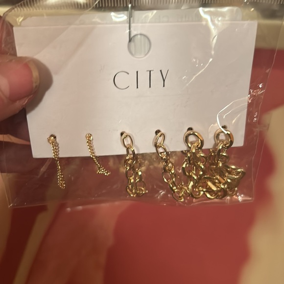 NWT multi earring sets - Picture 3 of 4